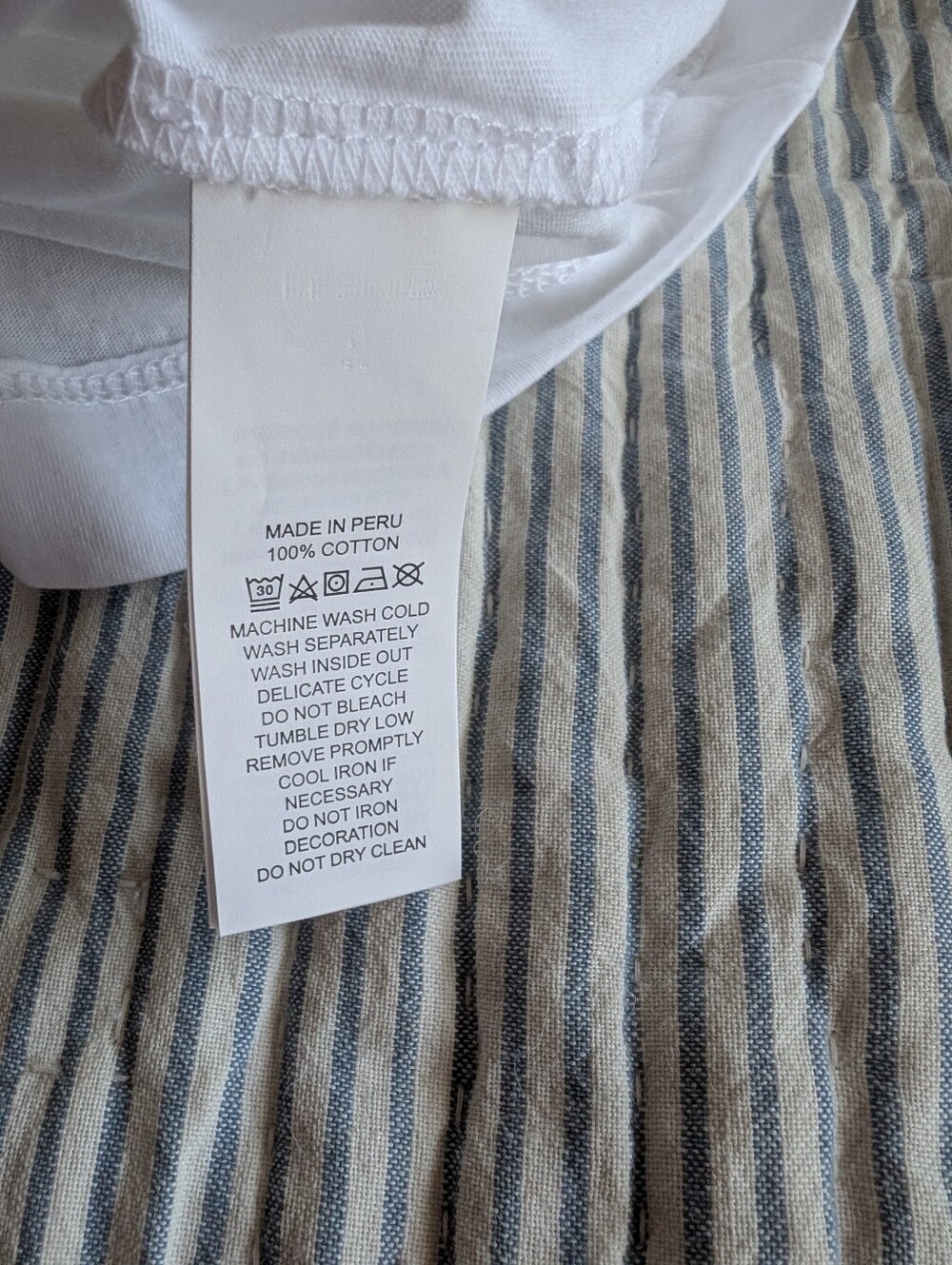 Kate Spade White With Red Bandana Tee Shirt Size Large - Picture 2 of 4
